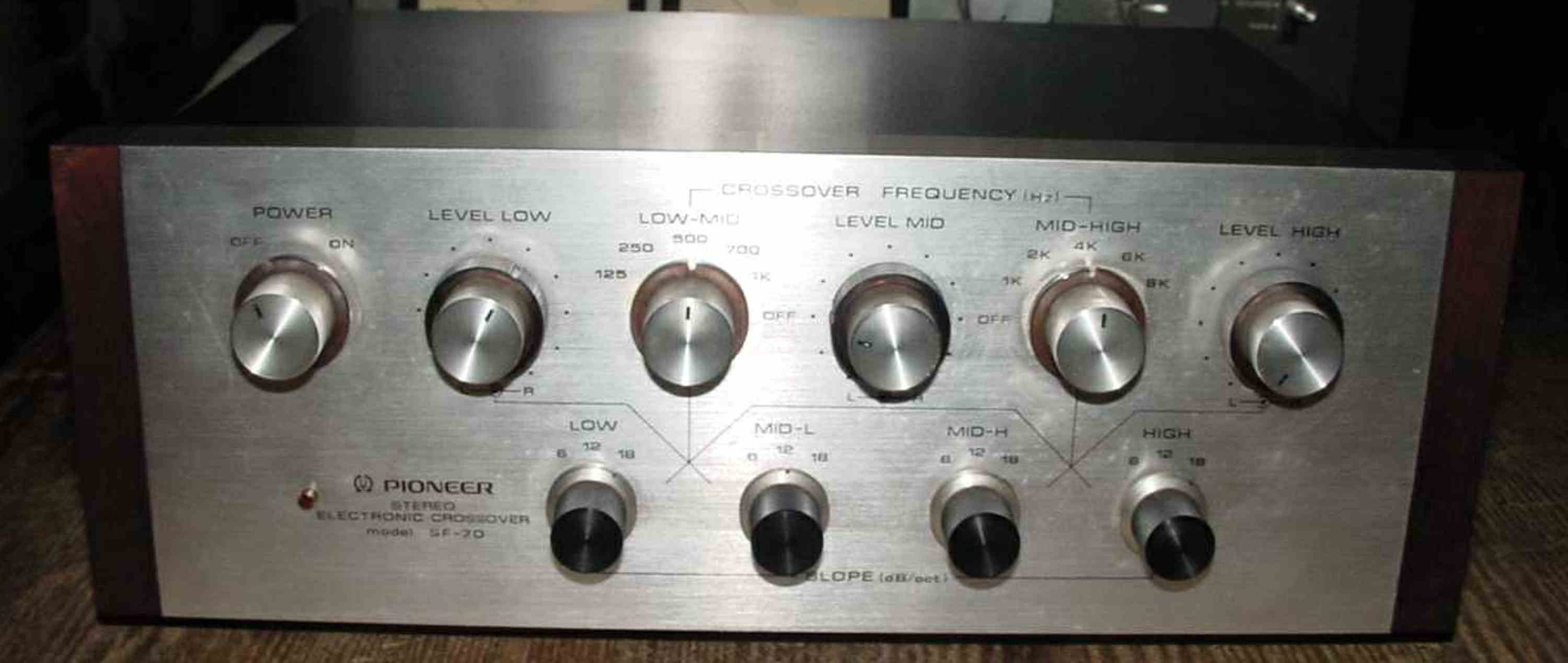 vintage Hi-Fi crossover Pioneer SF-70