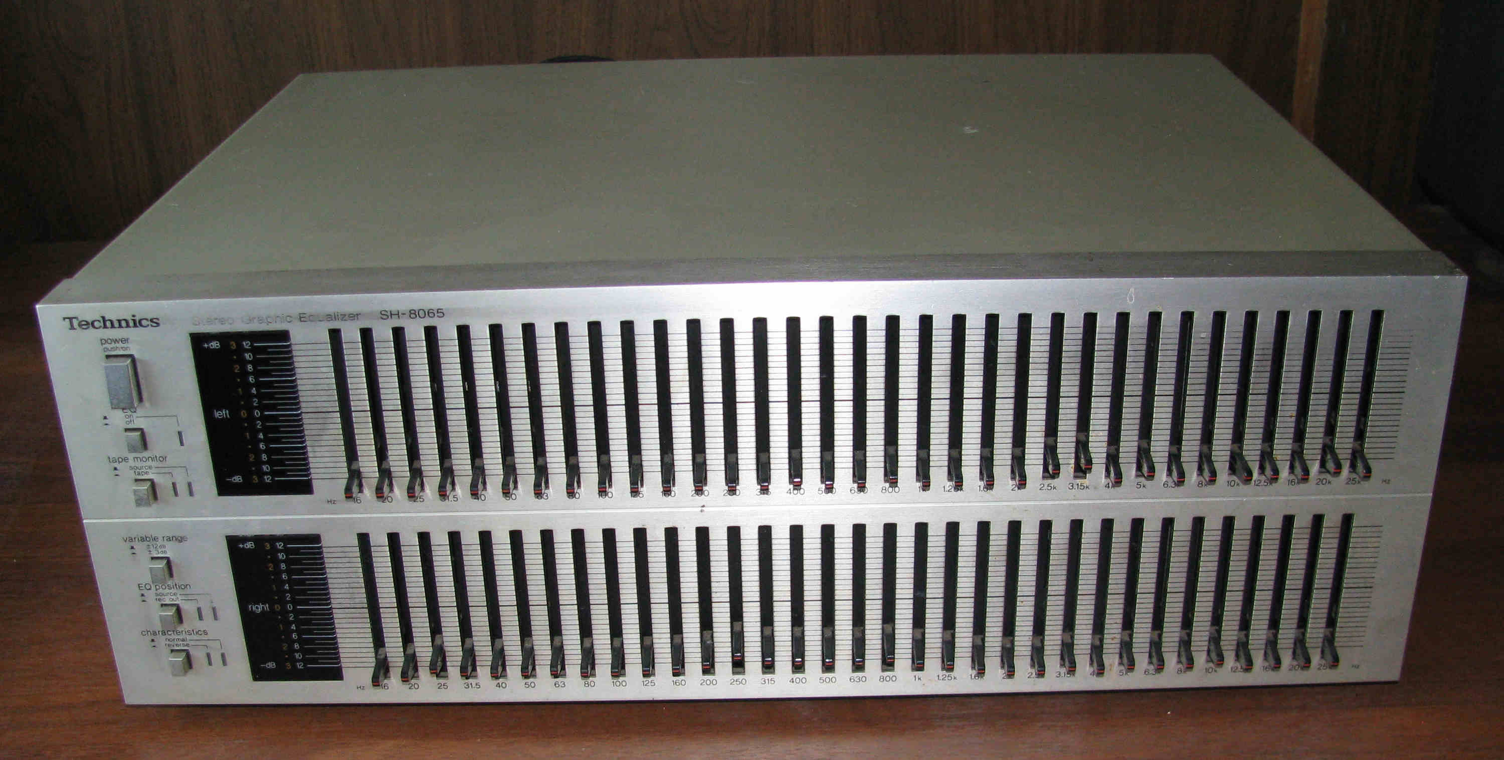 vintage hi-fi equalizer Technics SH-8065